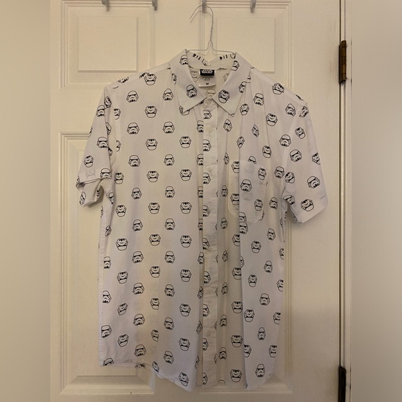 STAR WARS BRAND Darth Vader White Buttom Front Shirt- Men’s Medium - Picture 2 of 4